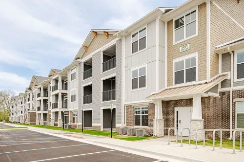 Private Patio and Fast WiFi for Business Travelers - Charming Oasis Hotels in Perry Township