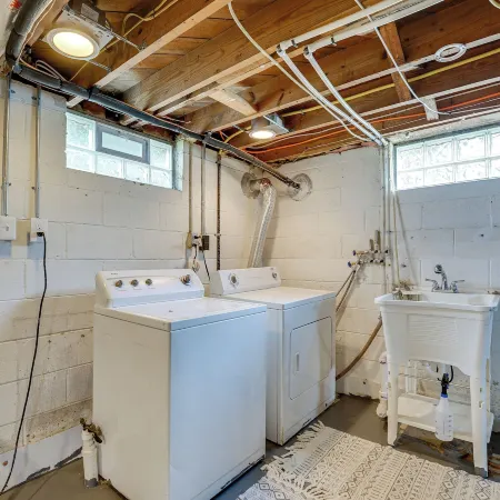 Pet-Friendly Southfield House w/ Ping-Pong Table!