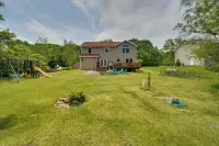 Pocono Home w/ Hot Tub & Fire Pits: 1 Mi to Lakes!