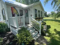 Rustic 2 BR, 1 Bath Cottage With Private Association Beach Access To Lake Huron