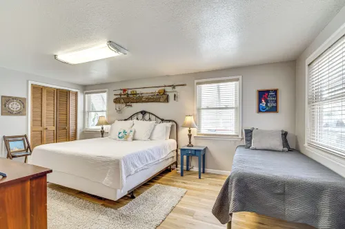 Waterfront Florida Abode w/ Deck, Grill & Fire Pit - chambre d’hôtes