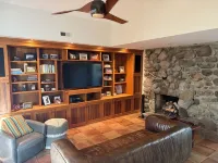 Hiking/Climbing Paradise- walking distance to Mohonk/Gunks/Minnewaska Hotels in Gardiner