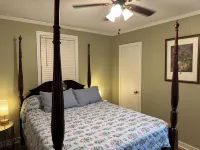 Entire House - Antique Mall Cottage