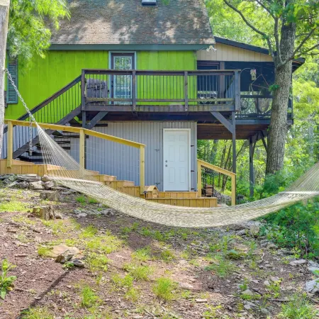 Great Cacapon Cabin w/ Mountain Views