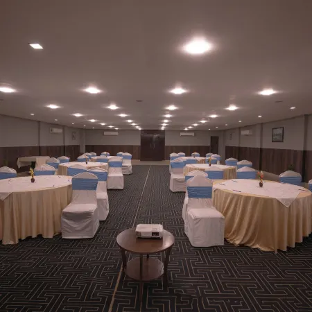 Hotel Clarks Collection Bhavnagar