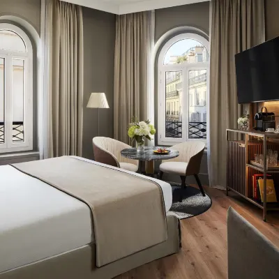 NH Collection Paris Ponthieu Champs-Élysées Hotels near Marigny Theatre
