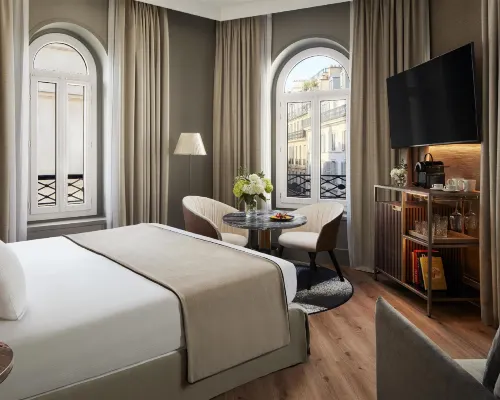 NH Collection Paris Ponthieu Champs-Élysées マリニー劇場周辺のホテル