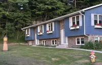 North East Lake House Unit #1 with Private Deck Hotels near Rahal Farms