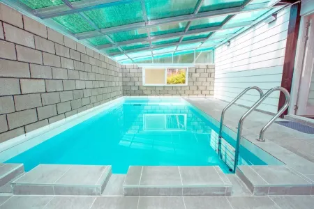 Happy World Pool Villa Отели рядом с достопримечательностью «옥천암»