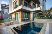 Loovox Suites - Private Pools