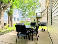 Cozy & comfortable, remodeled house. Stylishly decorated & close to everything!