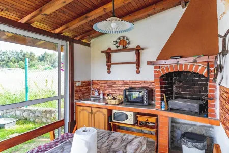 Cozy Villa Retreat in Cigov Chark Отели в г. Батак