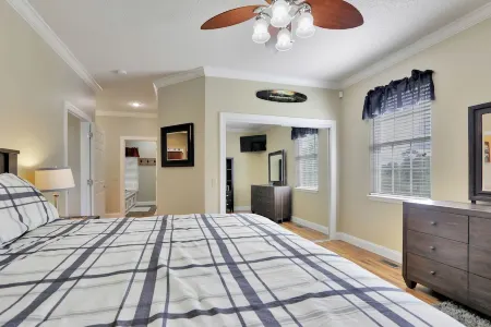 Riverfront home on South Holston River Perfect for Fishing, Hiking, Relaxing