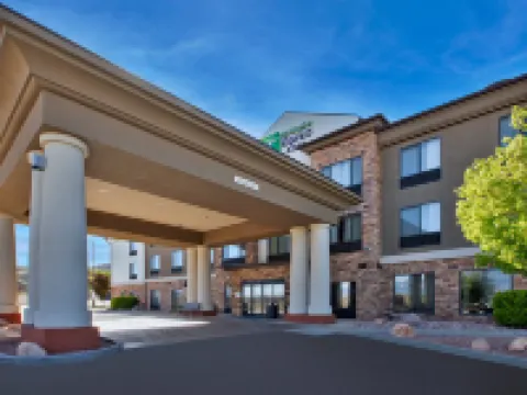 Holiday Inn Express & Suites RICHFIELD by IHG โรงแรมในริชฟิลด์