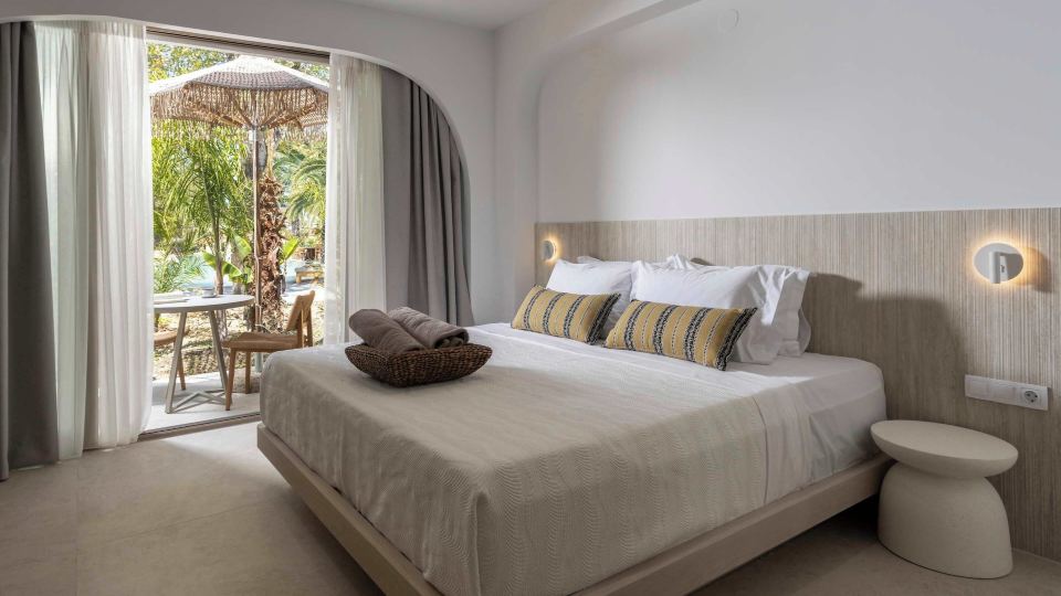 NUSA suites & villas