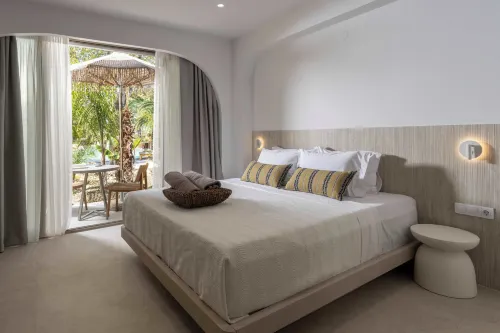 NUSA suites & villas
