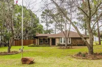 Relocation? Insurance Claim? Rehab? Best LOCATION in Flower Mound Hotel di Flower Mound