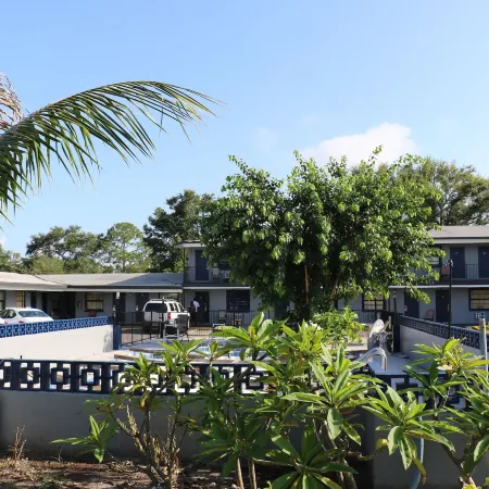 Dunedin Cove Motel Отели в г. Данедин