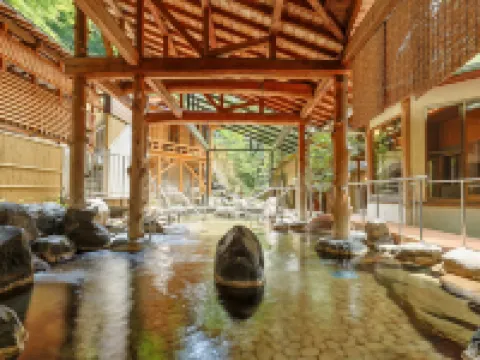 依山楼 岩崎 三朝のホテル