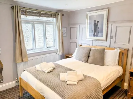 V Rooms Brunswick Square