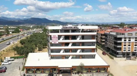 Golden Stone Hotel Akçay Отели рядом с достопримечательностью «LLUM»