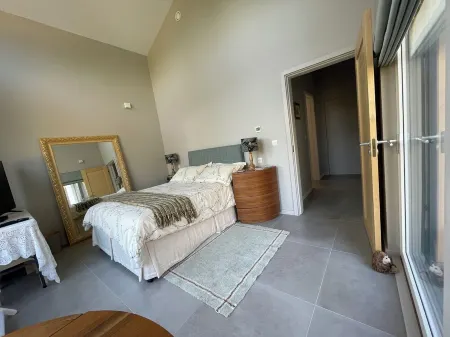 Near junction 6 M25, Gatwick Airport M23, London zone 6, next to Caterham School