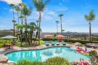 Sprawling Hilltop Retreat-Pool, Spa, Event-Ready!