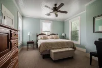 Prime location-Walk to food, Bars and Wineries! فنادق في Blanco County