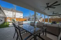 Whitewood Oasis-Your Poolside Retreat with  Heated  Pool in Spring, TX