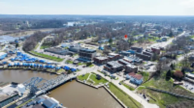 Lakeview Modern Stay Near Beaches, GOTL, and Spire