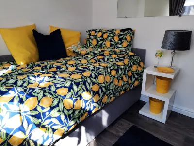 Medway Bungalow, SEND Accessible, The Apple Tree in (Rainham) Gillingham, Kent. Hotels near Riverside Country Park Sharps Green Parking