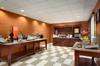 Hampton Inn & Suites Largo - breakfast
