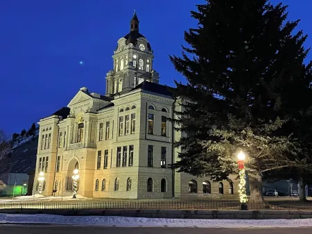 Charming Vintage Retreat in the Heart of Anaconda. Отели в г. Анаконда