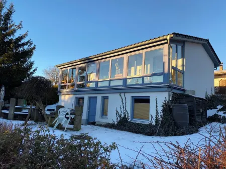 Luxurious house with winter garden, Finnish sauna, wood-burning stove Schnett-Masserberg