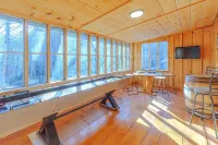 Incredible Smoky Mtn Lodge w/ Hot Tub Trails & Creek