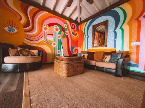 Sunset Shanti - artist's oasis with sunset view Hoteles en 