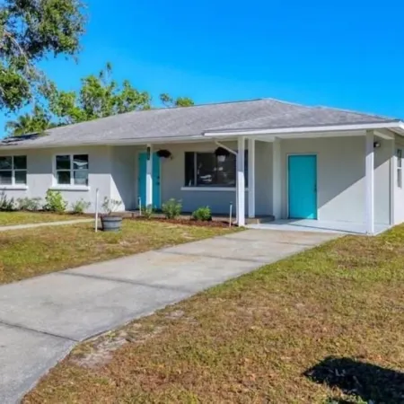 Charming, Near Beaches, and LECOM Park
