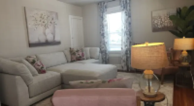 Magnolia Hideaway 2-BR Apt in center of Town of Colonial Beach