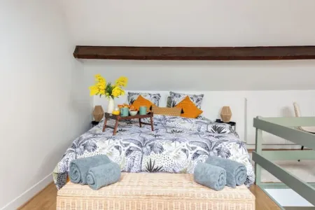 Les Reflets Du Loing - Duplex No.5 - Nemours Отели рядом с достопримечательностью «Monastère Notre-Dame de Bethléem / Moniales de Bethléem, de l'Assomption de la Vierge et de saint Bruno»