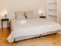 Maison Madeleine, Charmante Maison de Cœur de Ville Avec Extérieur, 12 Personnes Hotels in La Fleche
