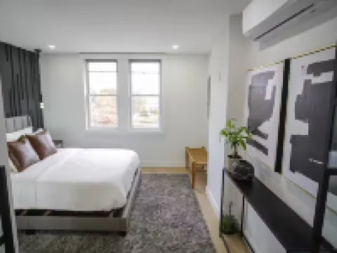 Contemporary Luxury Loft! Apt-20 Min to NYC Hotels in Edgewater