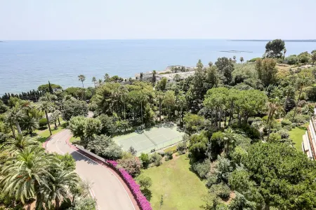 CANNES-GOLFE-JUAN GRAND STUDIO 35 Mts + BALCONY WATERFRONT