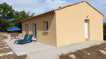 Villa in the Luberon region, pets welcome.