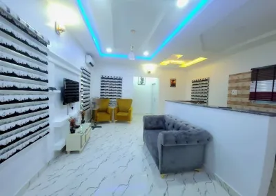 Port Harcourt-Family-sized Apartment with Lovely Rooms for Perfect Relaxation Hotel a 