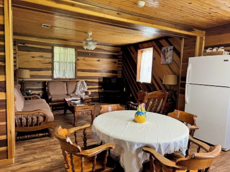 Peaceful Country Escape Near Lucedale 2 BR  1Bath on Private Family Farm Отели в г. Джордж