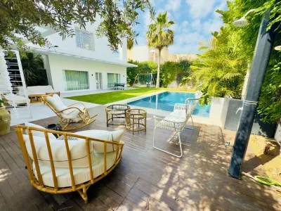 Luxury Villa with Pool & Garden – Carthage Area 住宿飯店