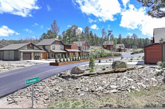 Saddle Up For Luxury - 15 Minutes to Mt Rushmore