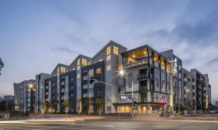 Vibrant Unit in  Griffith