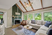 Mountain View 3BDR w/ Hot Tub Plus Game Loft And Deck