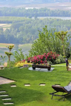 Relais Villa La Costa, exclusive residence in Monferrato
